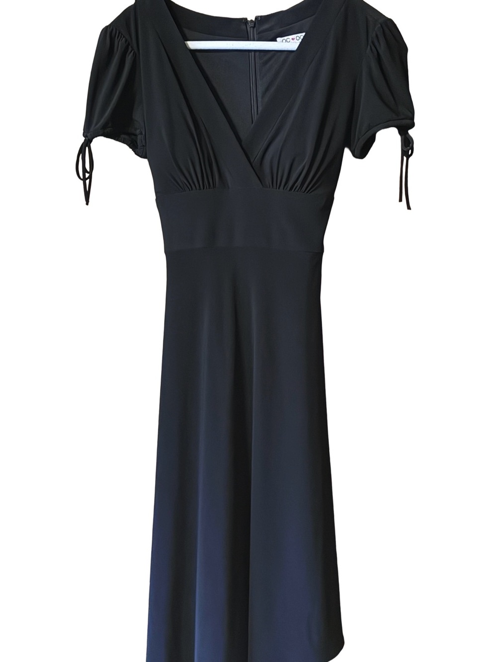 Elegant Black V-Neck OCOC Maxi Dress with Tie Sleeve Detail - Picture 2 of 4